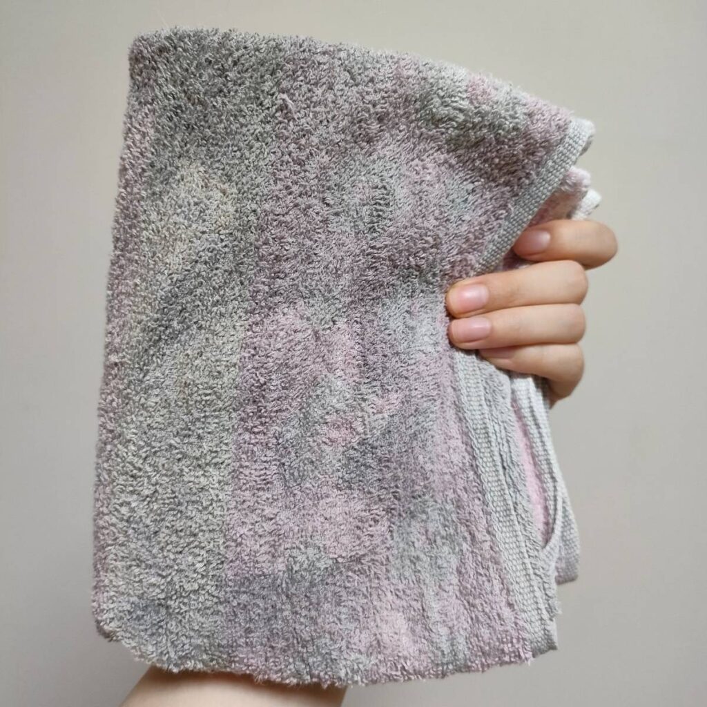 dirty-bath-towels-3